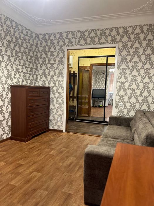 Продам Сталінку Ремонт Металургів Дніпровський район