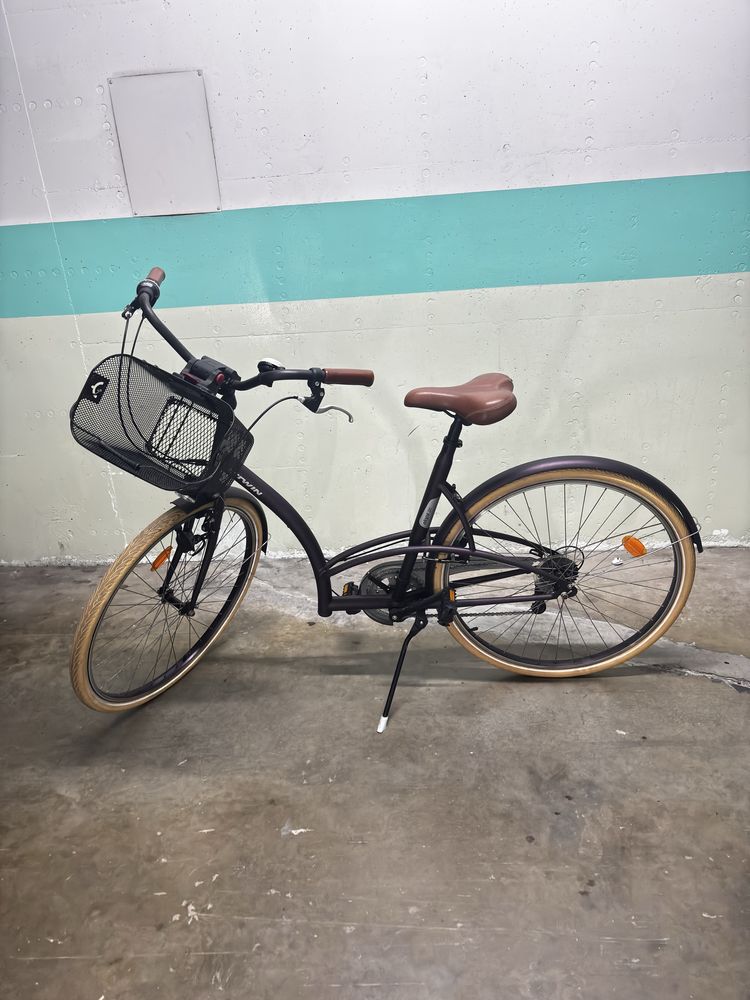 Bicicketa de passeio com cesto
