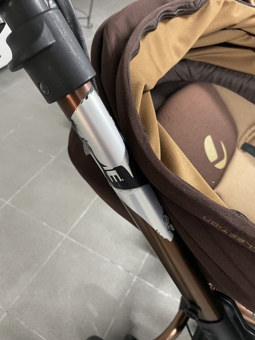 Trio - carrinho, ovo, alcofa de bebé