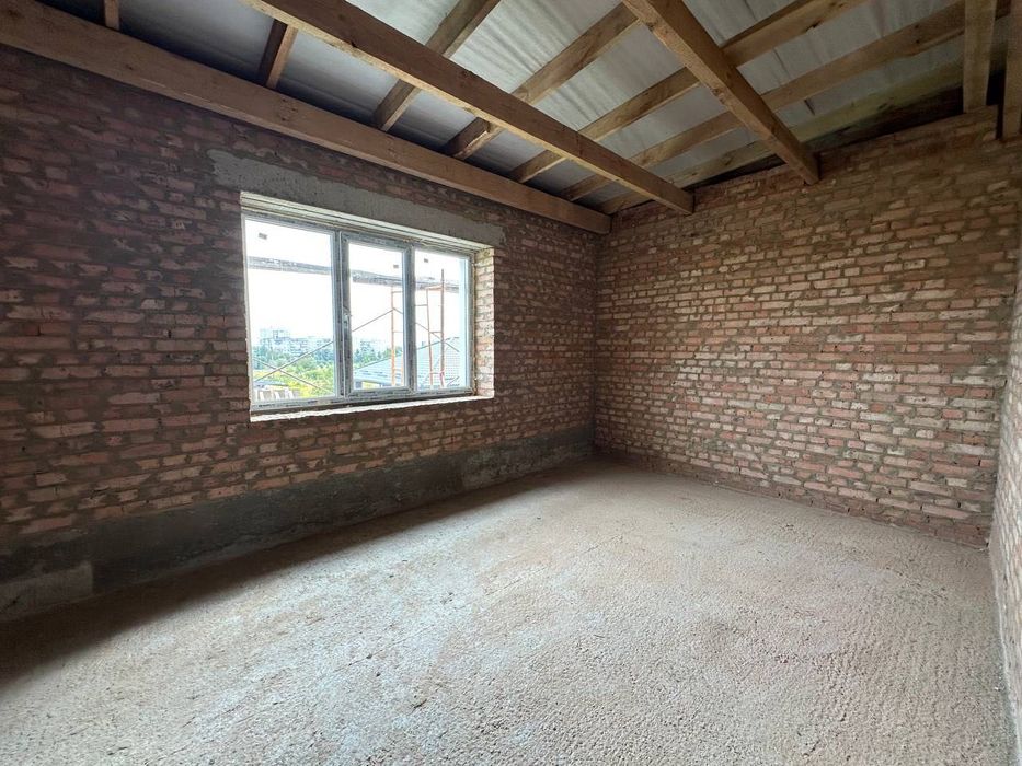 Продам сучасний двоян в м. Рівне. 1 лінія масиву Макарова.