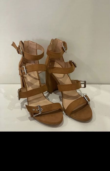 Sandálias 39 - Bershka - camel