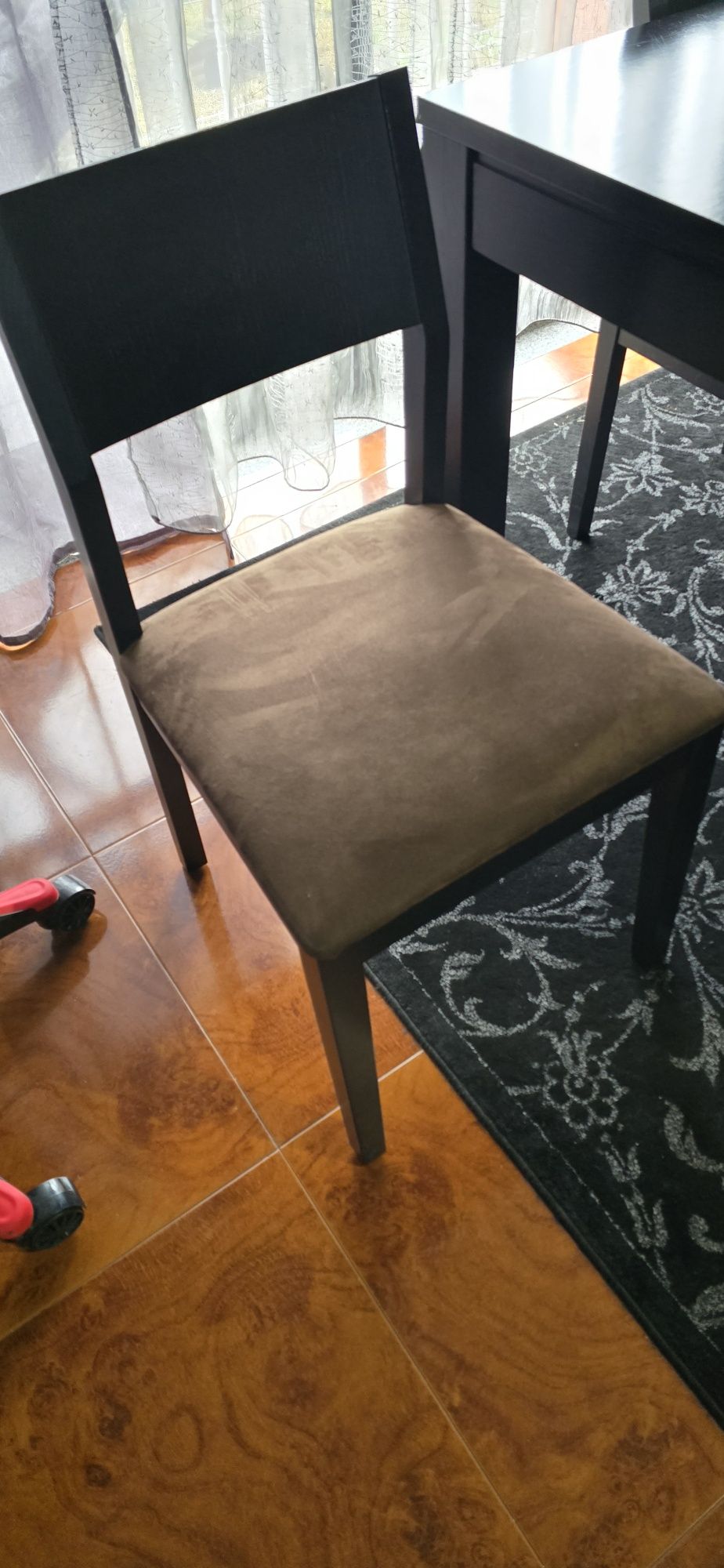 Mesa c/ 6 cadeiras wengue extensivel ate 2.30m