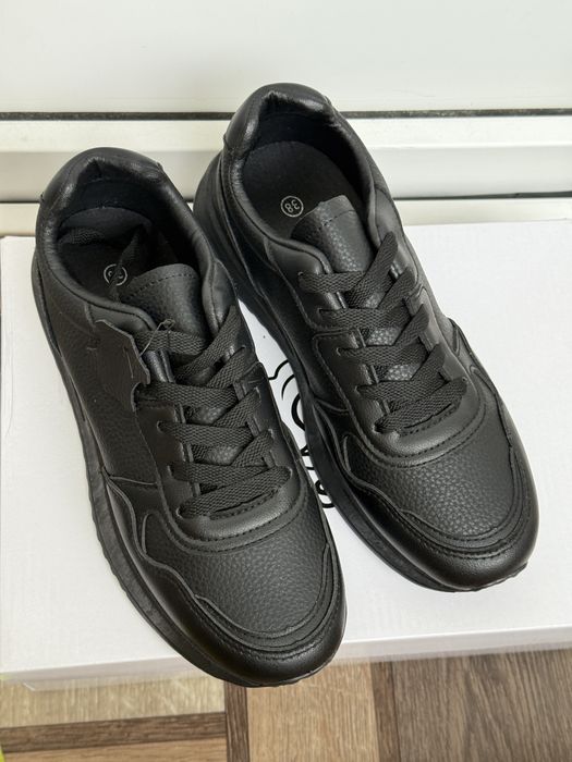 Кросівки натуральна шкірана осінь 24,5см