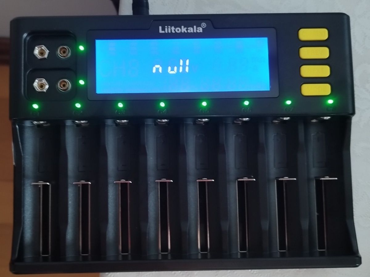 Littokala Li-S8 najlepsza ładowarka akumulatorów gratis kabel do auta
