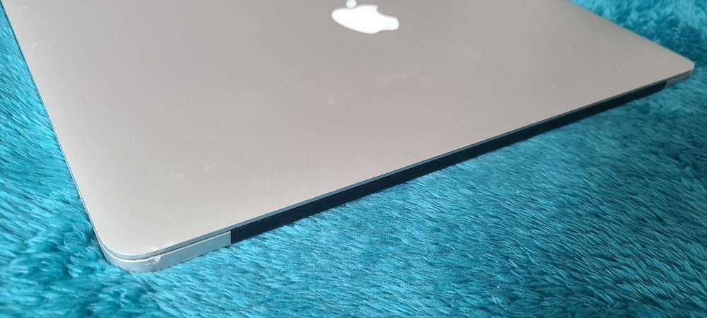 Apple MacBook Pro 15 Retina i7 2.8GHz 16GB 2015 AMD