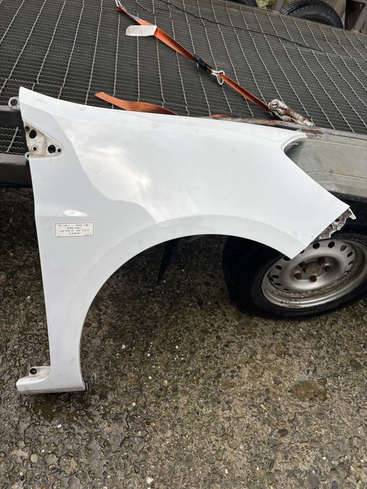 Błotnik prawy renault clio 3  dv369