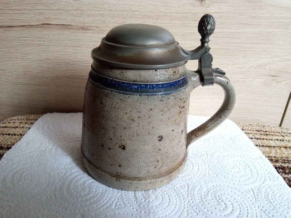stary ceramiczny kufel do piwa
