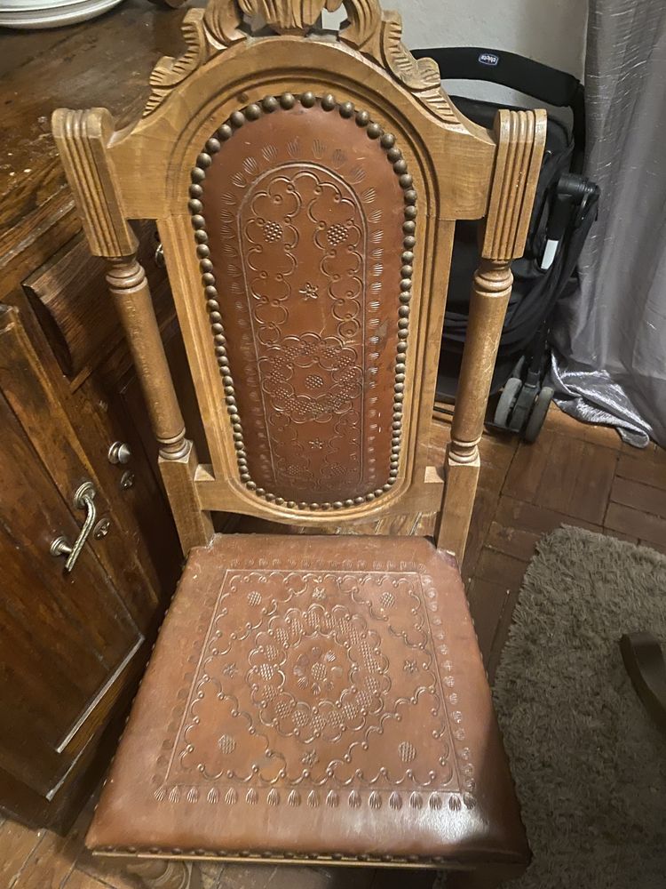 Mesa com 6 cadeiras