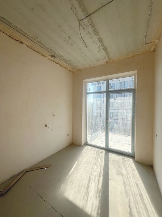 Без %. 1-кім студія з балконом, басейн,вітражні вікна, укриття