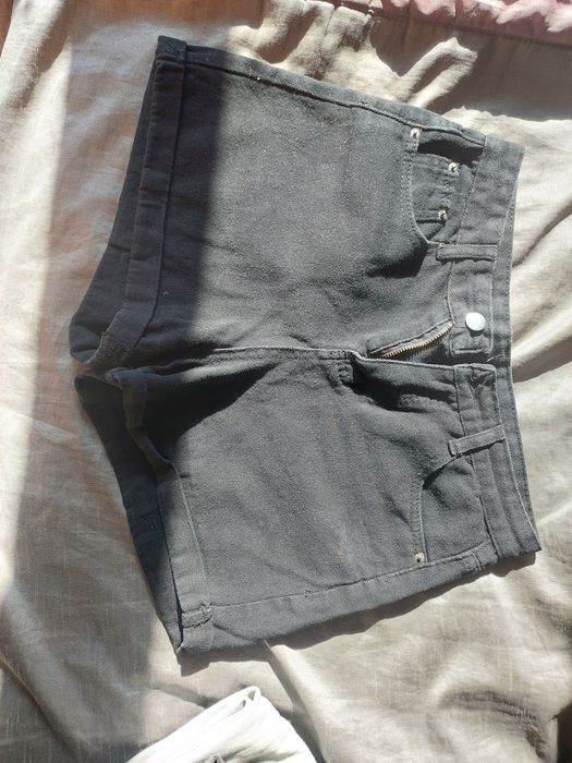 Жіночі білі шорти