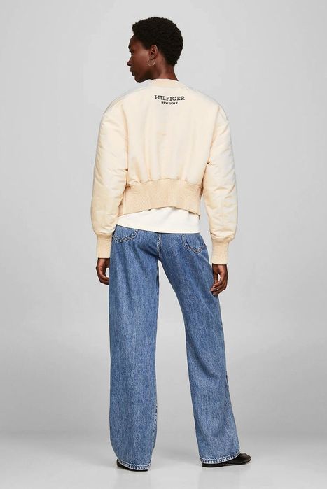 Жіночий бежевий бомбер CLEAN PADDED BOMBER
Tommy Hilfiger WW0WW40474
