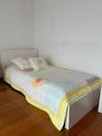 Cama malm ikea 90x200, com colchão e estrado