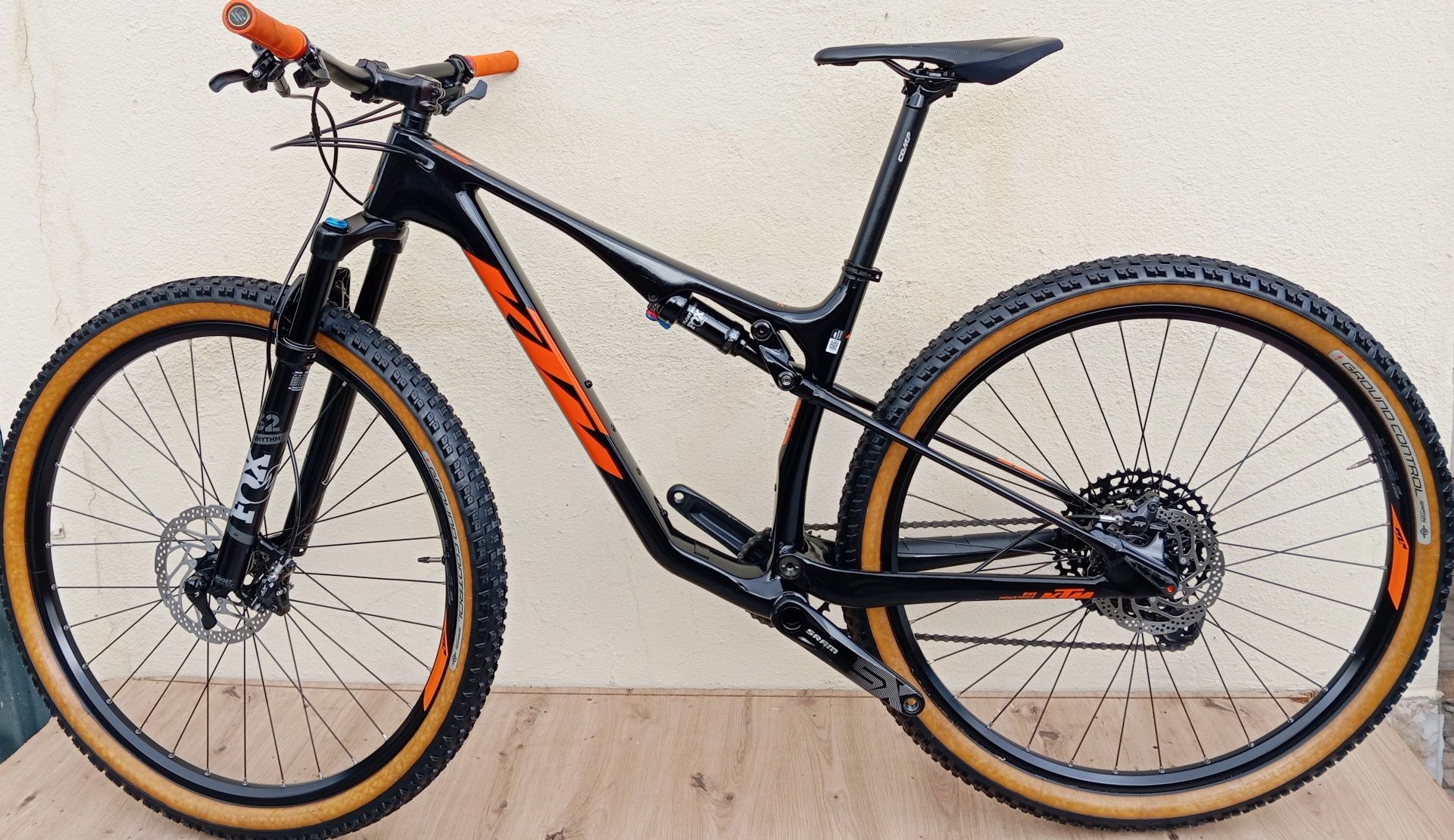 JF-Bikes  KTM Scarp One M carbono suspensão total