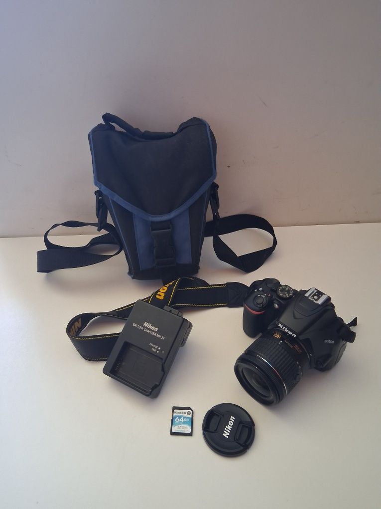 Kit Nikon D3500 + Lente 18-55mm + Cartão SD 64GB
