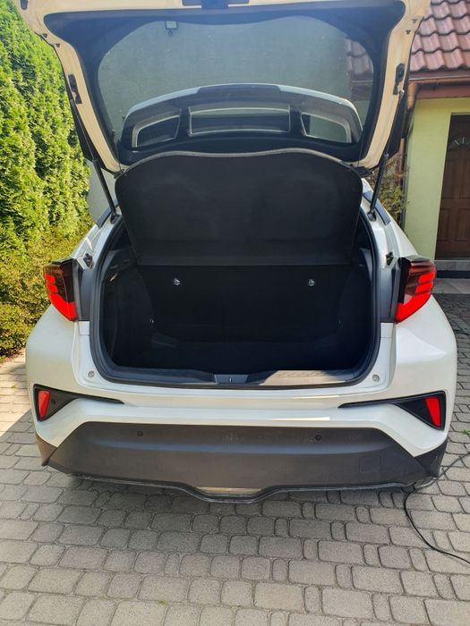 Sprzedam Toyotę C-HR Executive Faktura VAT