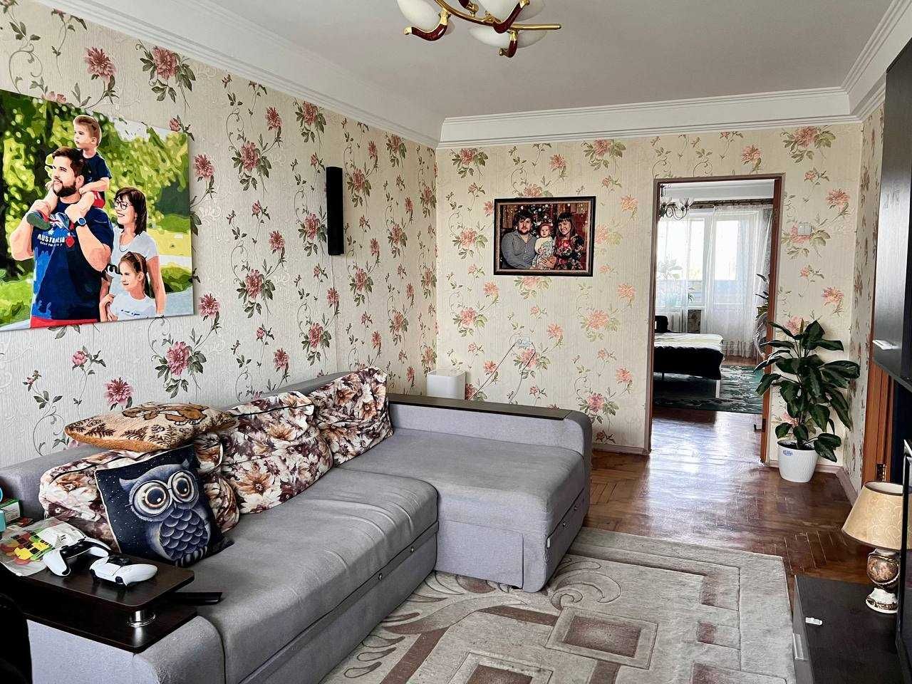 Продам 3х комнатную квартиру в центре Коммунарского района