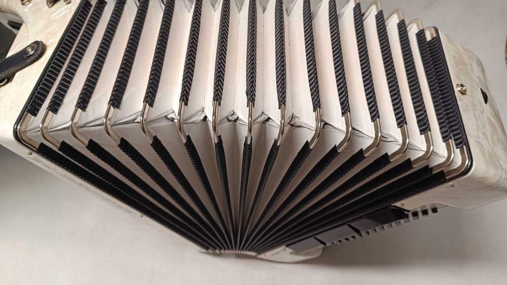 Akordeon Weltmeister Achat 72 bas