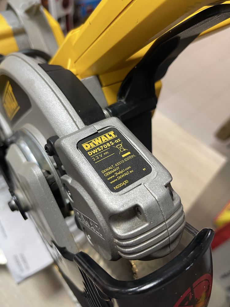Dewalt DW718XPS / дискова пила з протяжкою Девольт 1675W 305mm
