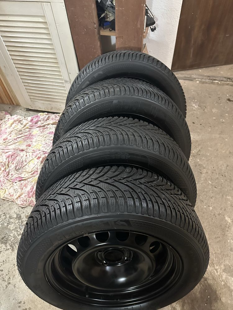 Opony zimowe ze stalowymi felgami R16
