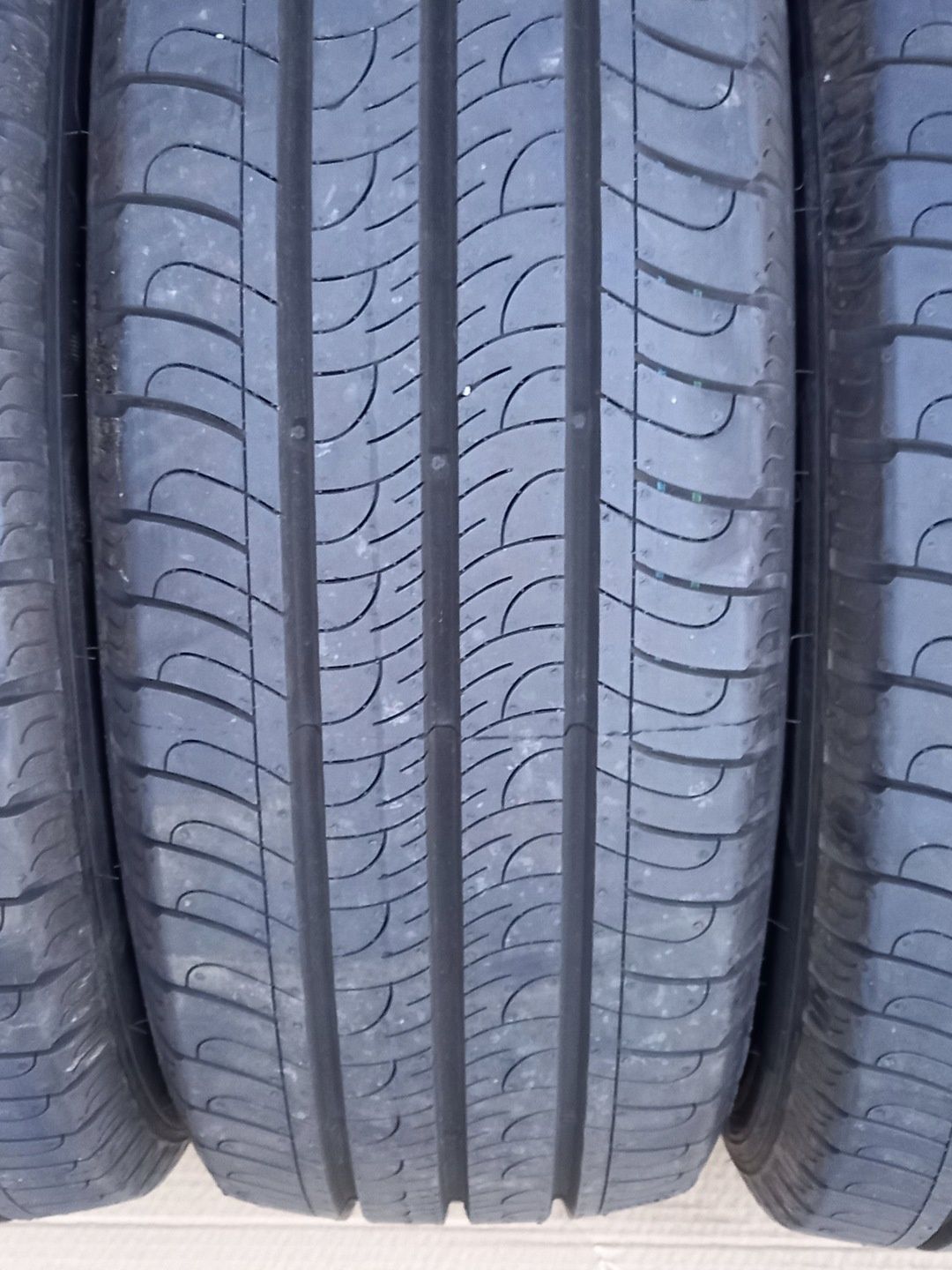 215/60R17C 109/107H Goodyear Efficient Grip Cargo