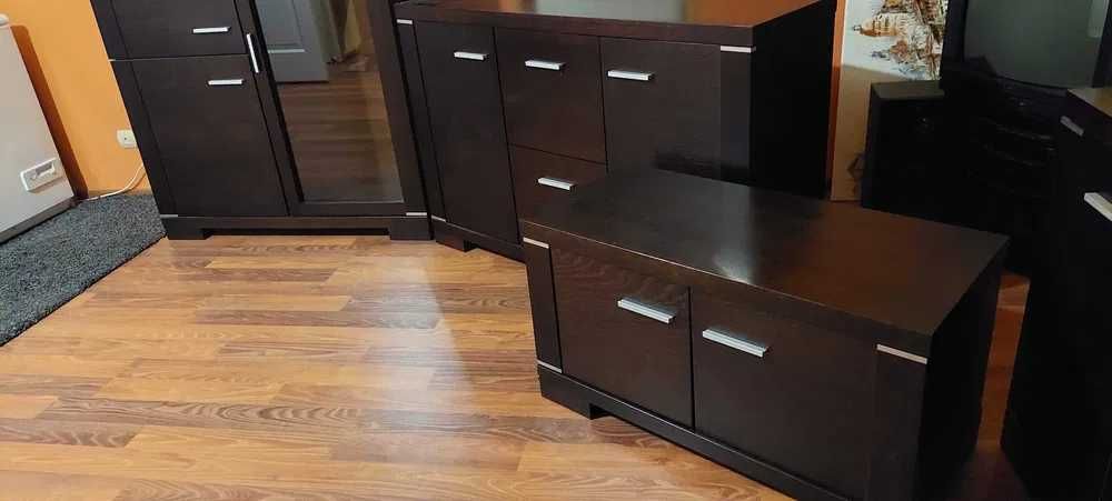 Sprzedam zestaw mebli