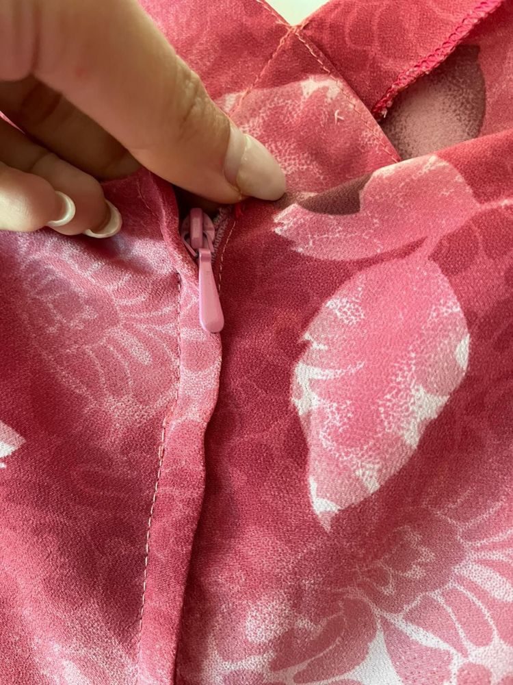 Vestido de cerimónia de senhora tam XL como novo forrado