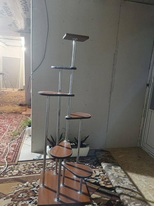 Продам полицю для квітів