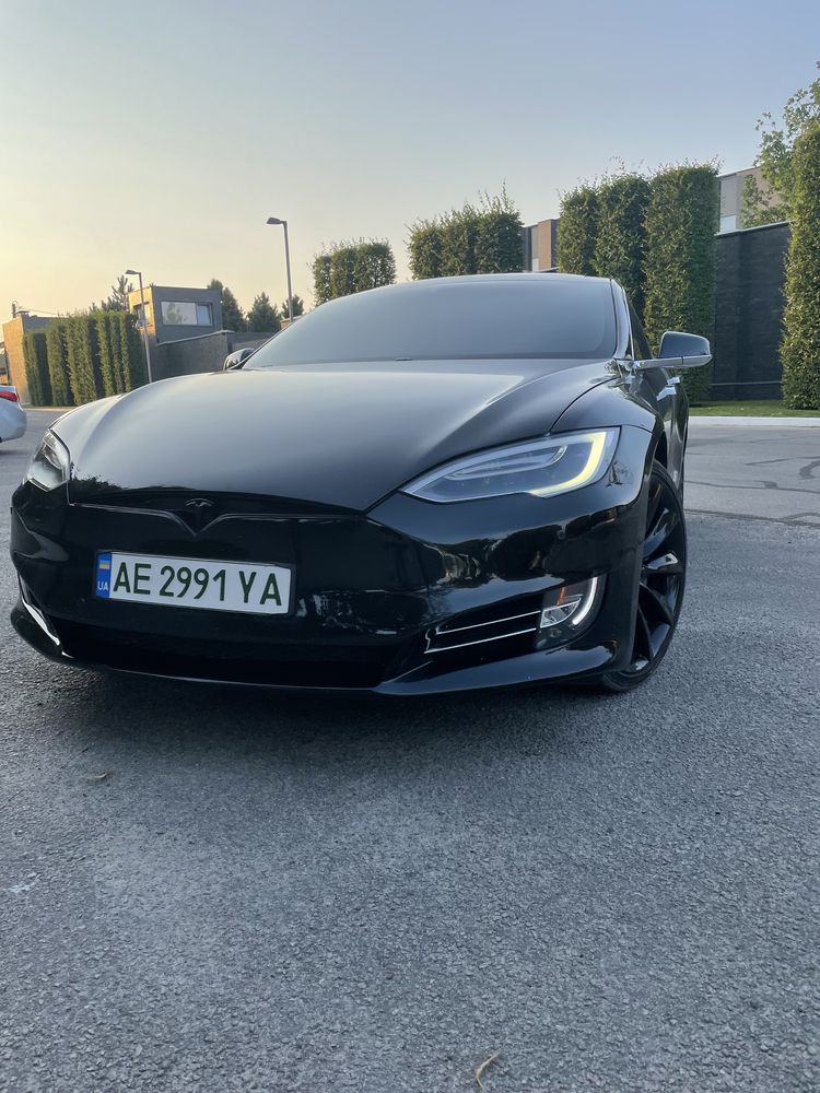 Tesla model S рест  Intel отличное состояние