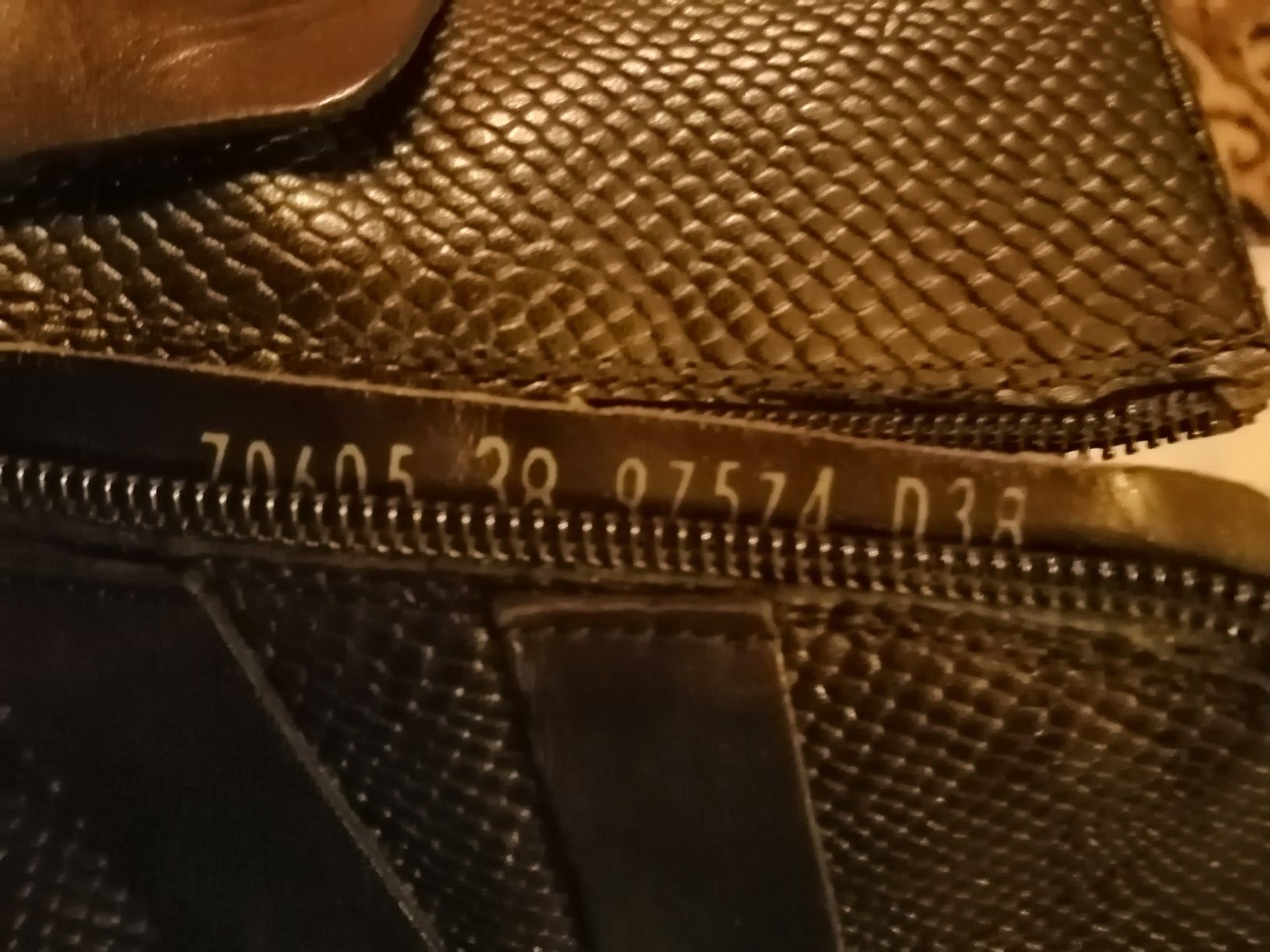 Kozaki damskie, mogą być motocyklowe, 38, czarne, skórzane,