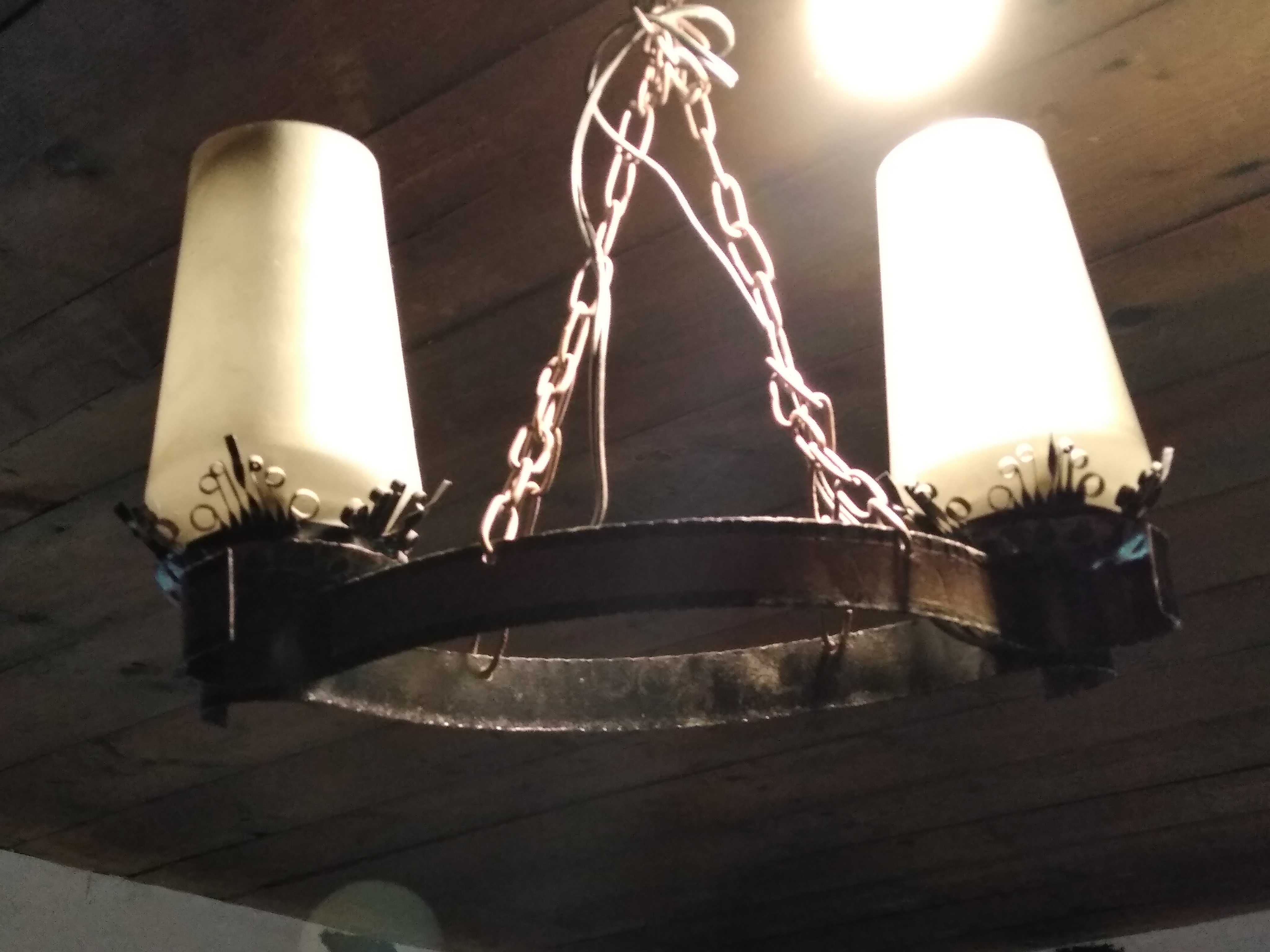 Stara zabytkowa lampa żyrandol metaloplastyka zabytek PRL