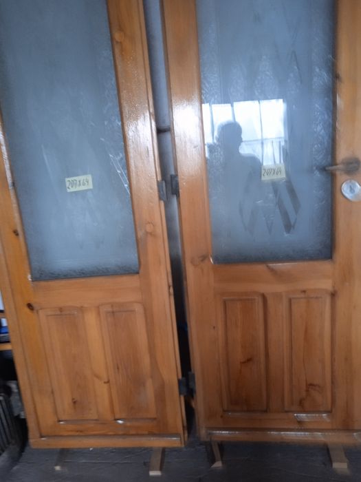 Drzwi drewniane z drzewa litego