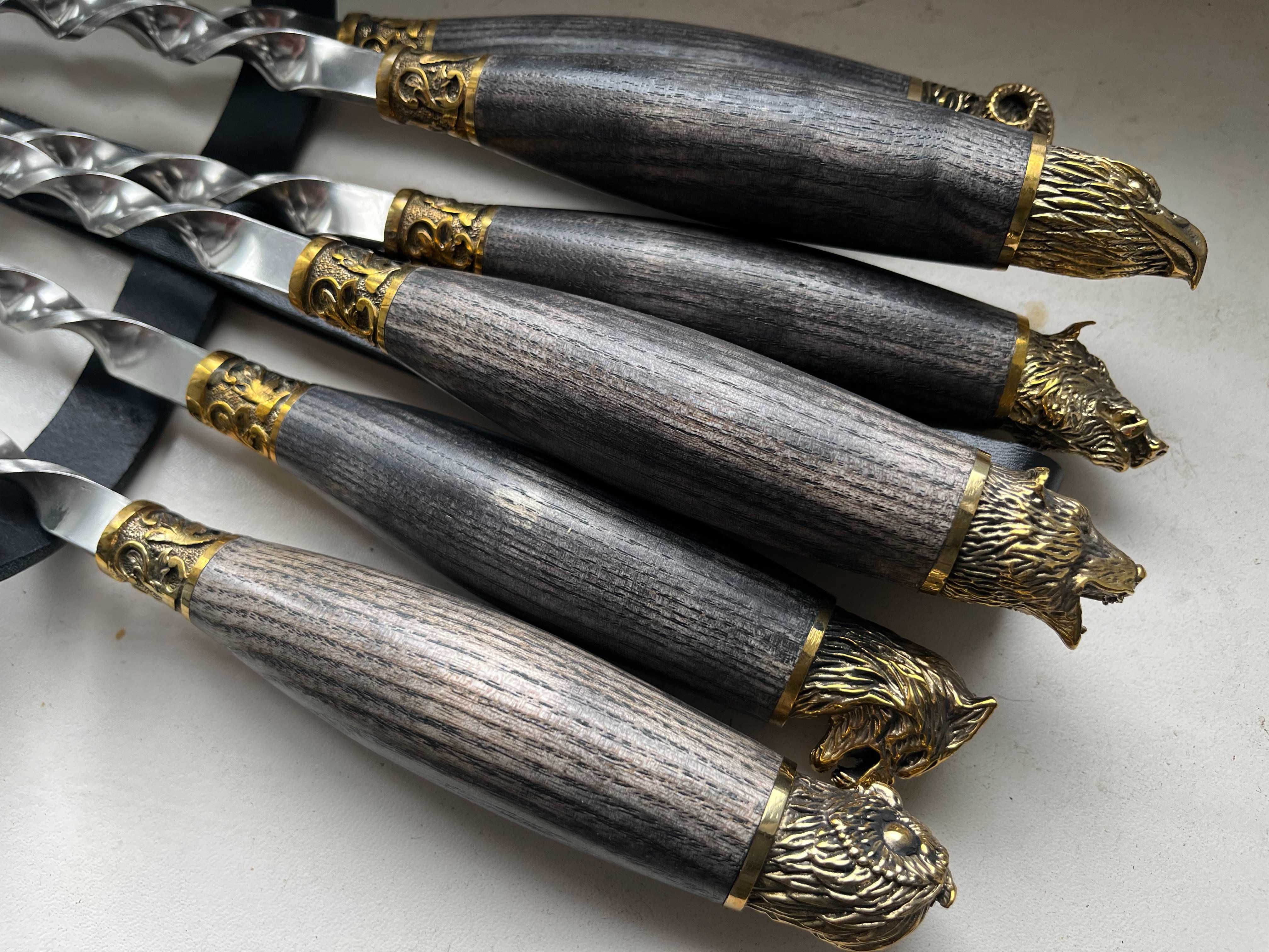 Набор шампуров в колчане с вилкой с деревянной ручкой