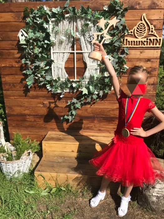 Продам платье для бальных танцев Очень красивое Срочно