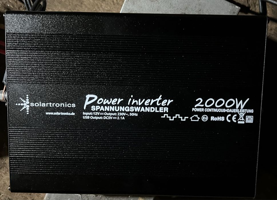 інвертор  Solartronics Spannungswandler потужністю 2000 Вт