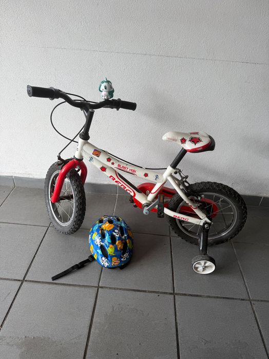 bicicleta de criança e capacete incluído