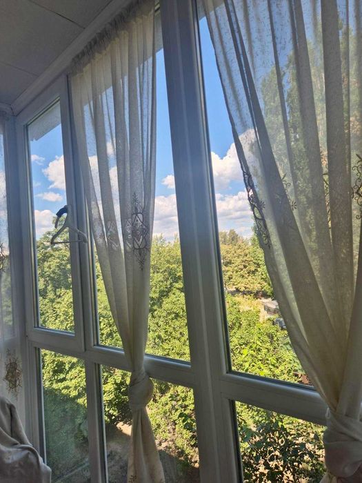 Продам 3-кімнатну квартиру з ремонтом та меблями