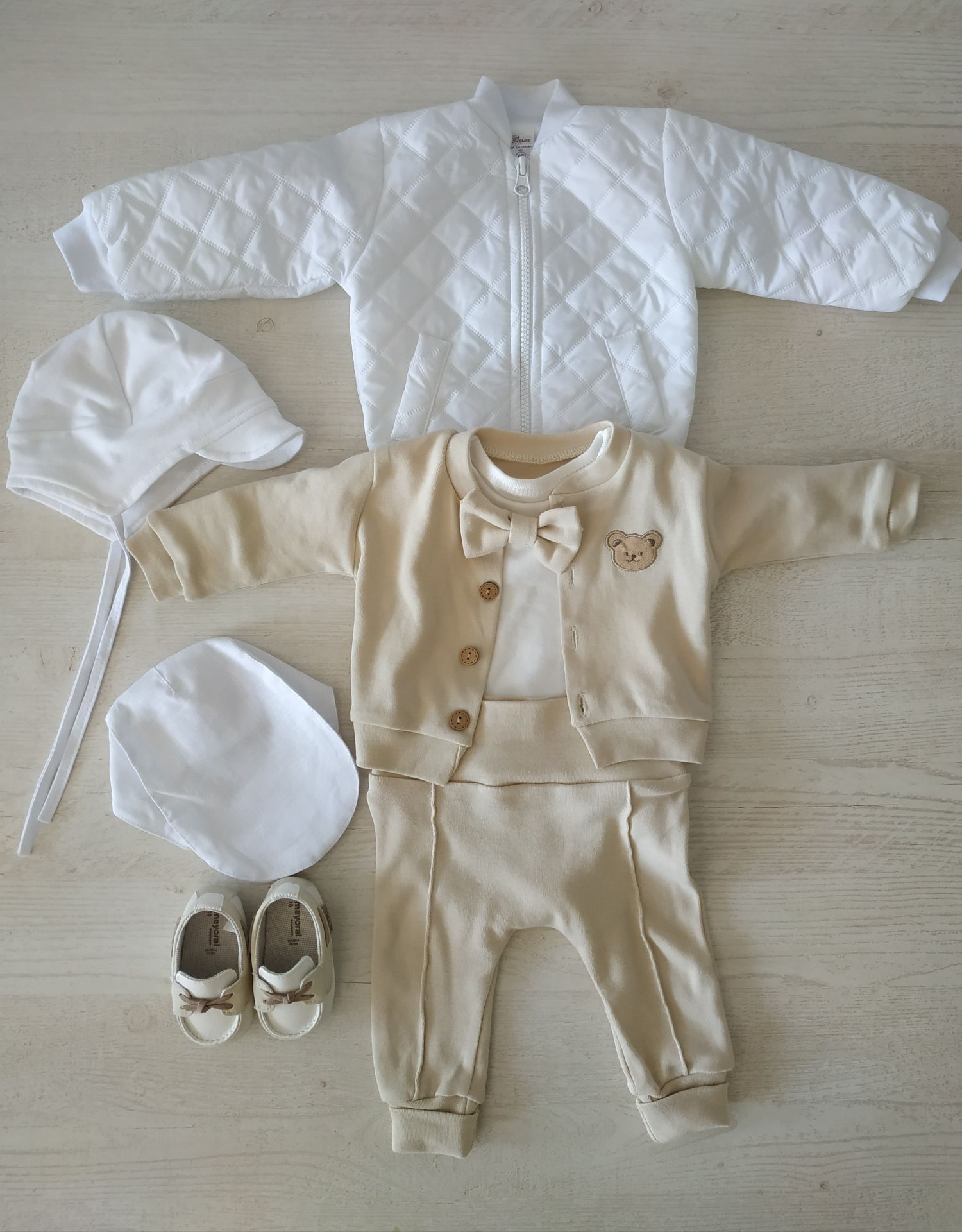 Elegancki kaszkiet/czapka do chrztu/na chrzest/biała/broel/len/r.40