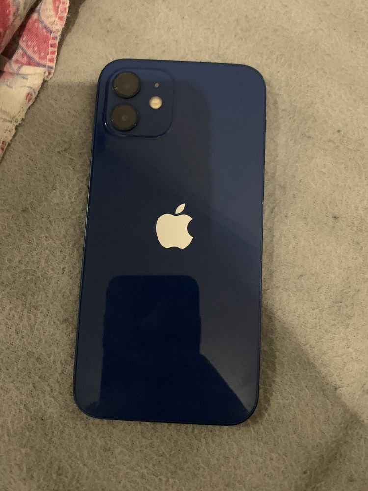 IPhone 12 azul bem conservado