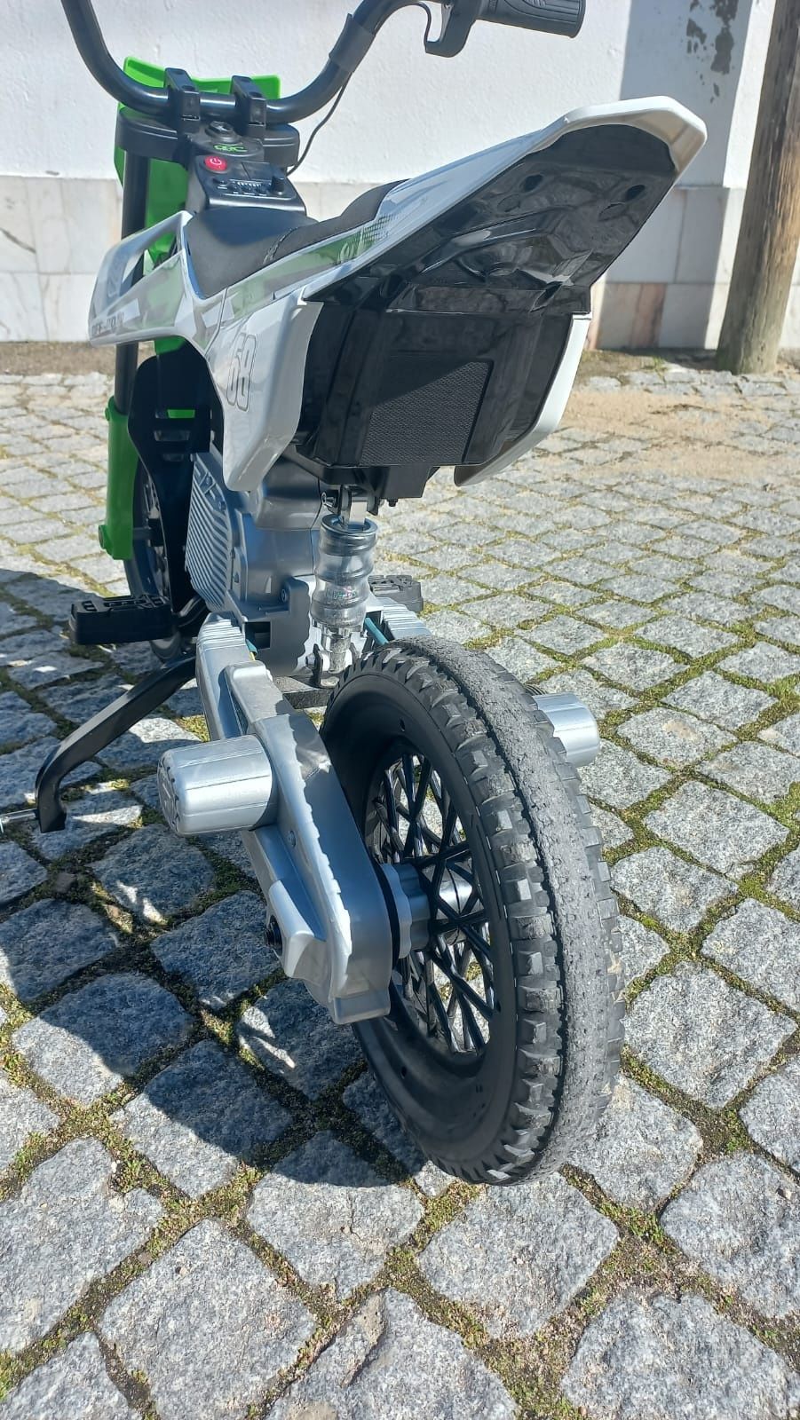Mota de brincar elétrica para crianças