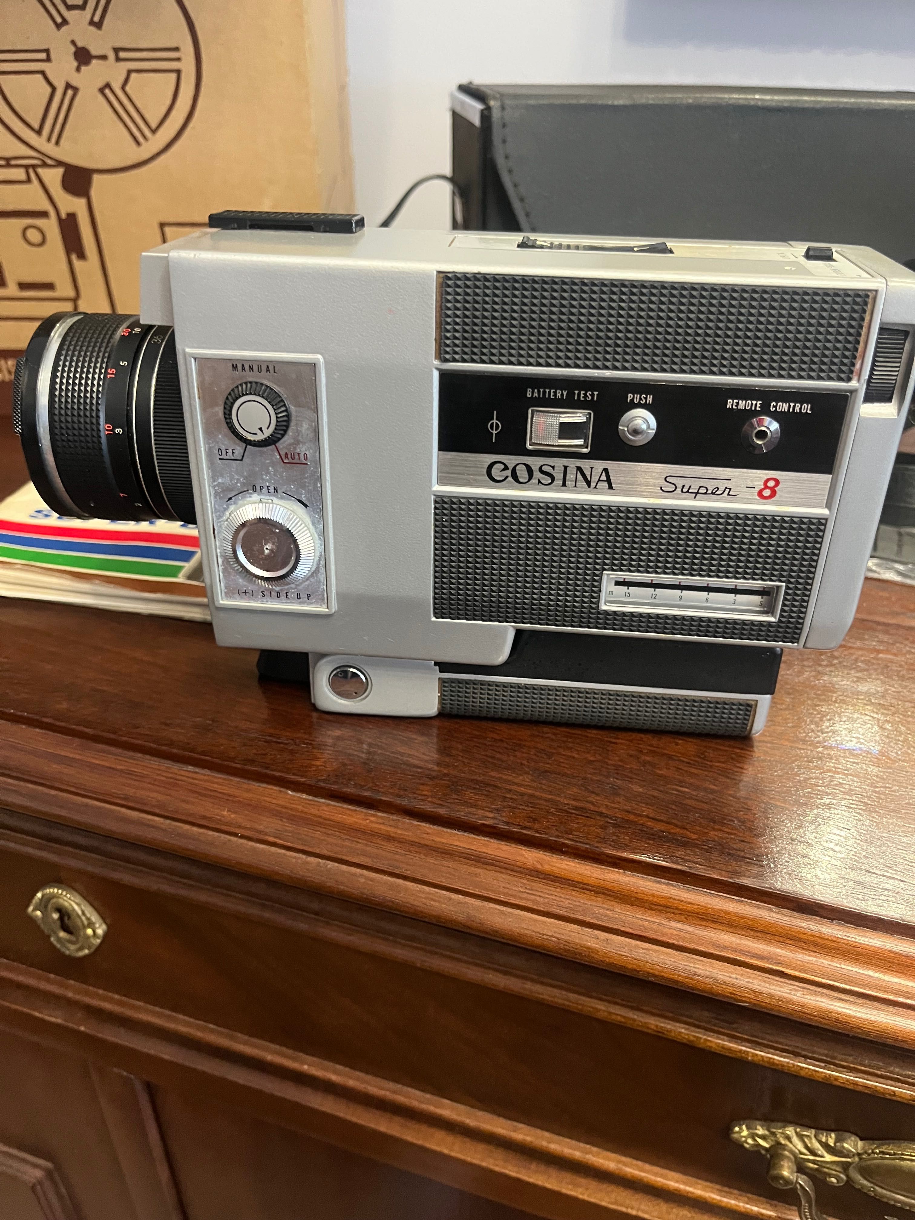 Duas Máquinas de filmar e protestar com cassettes novas