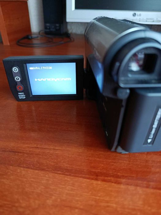 Продам цифрову відеокамеру SONY