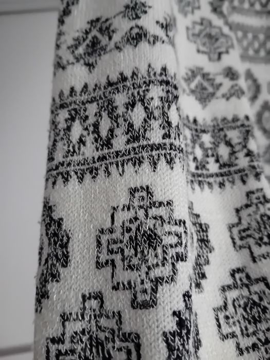 Kardigan H&M 170 narzutka asymetryczna biała we wzroki