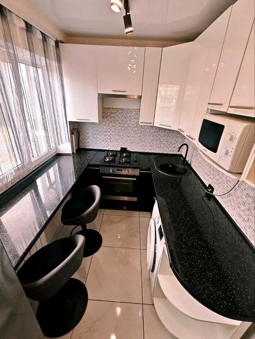 Остафія Дашкевича вул (Курнатовського) 11,  2к кв з РЕМОНТОМ