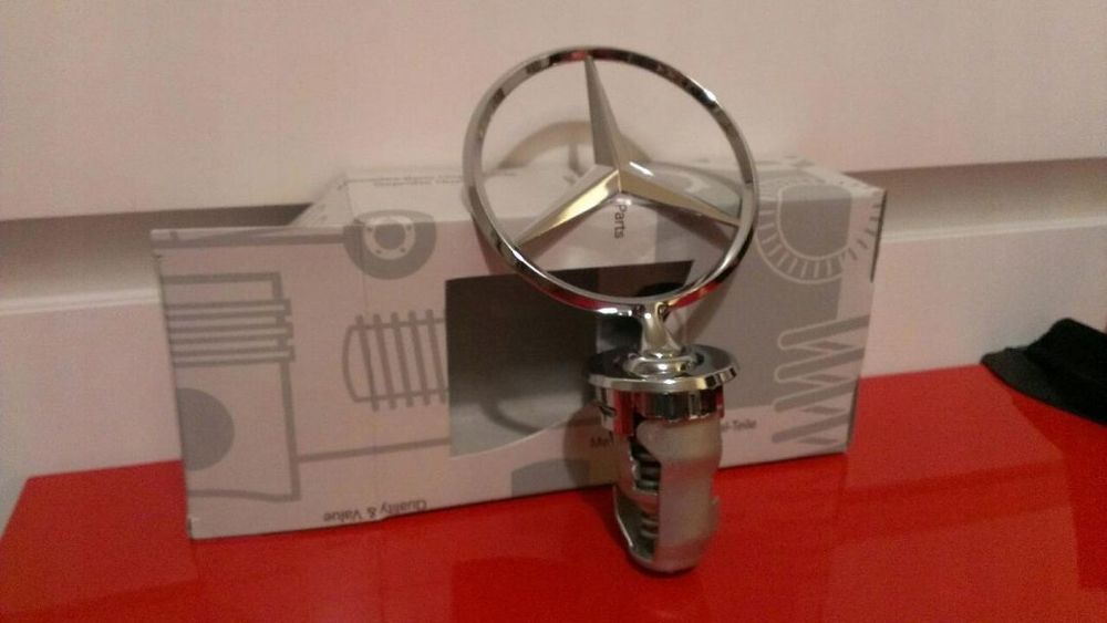 ORYGINALNA GWIAZDA CELOWNIK MERCEDES W124 EMBLEMAT