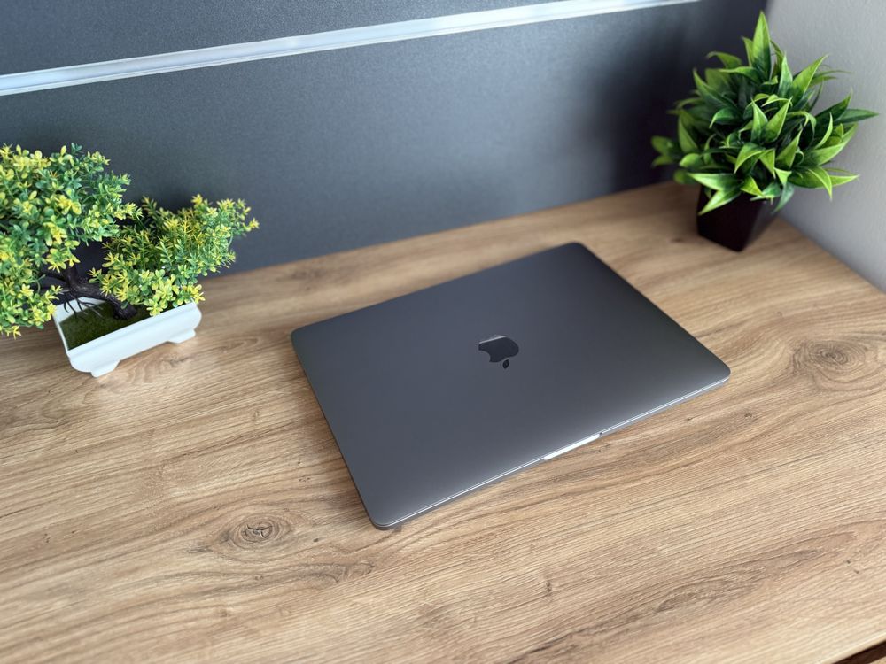MacBook Pro  13"  M1 8/256 GB  Open BOX  !