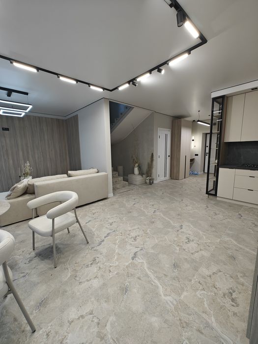 Продаю БЕЗ КОМІСІЇ для покупця. Будинок