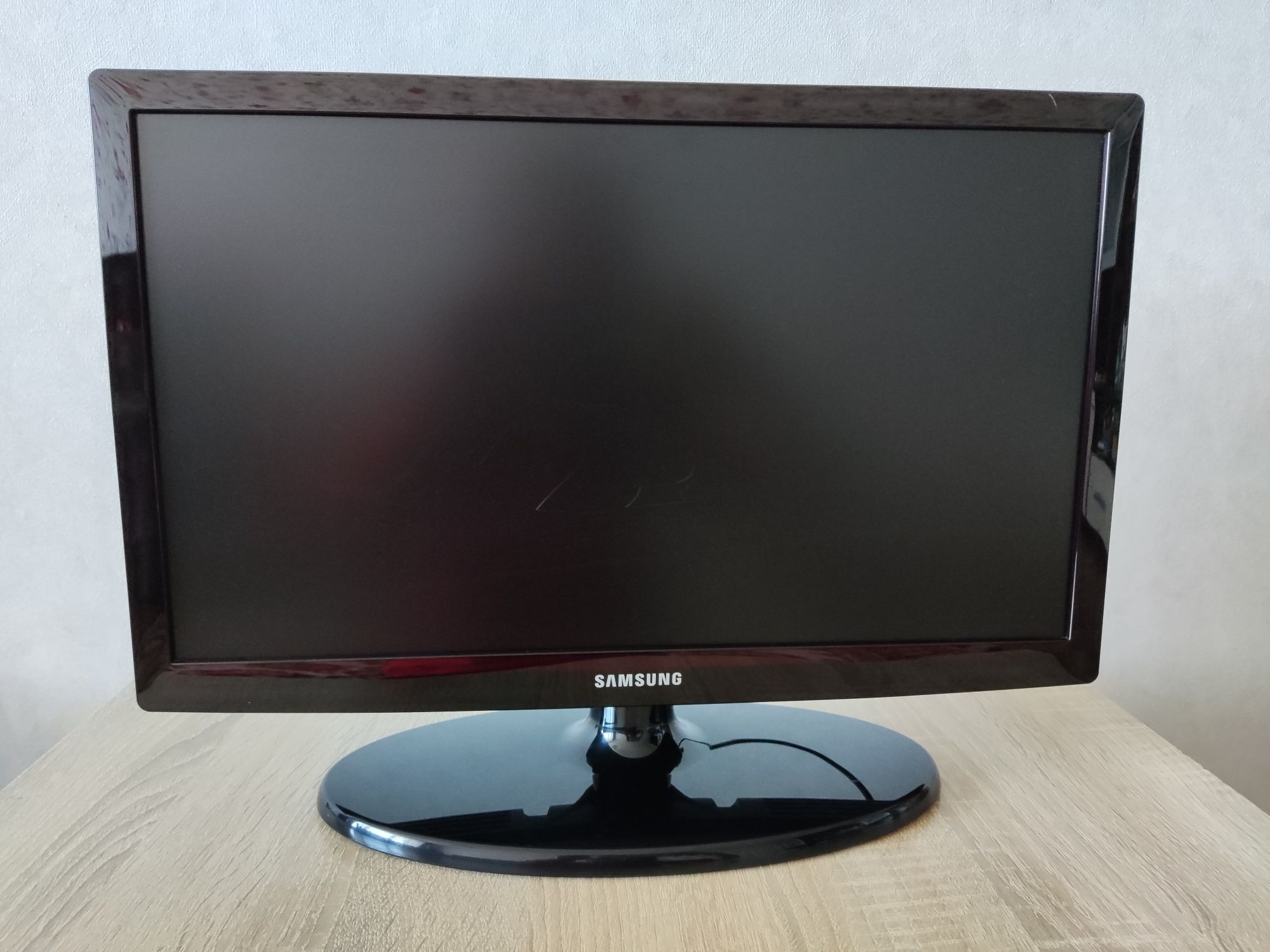 Телевізор Samsung UE-19ES4000