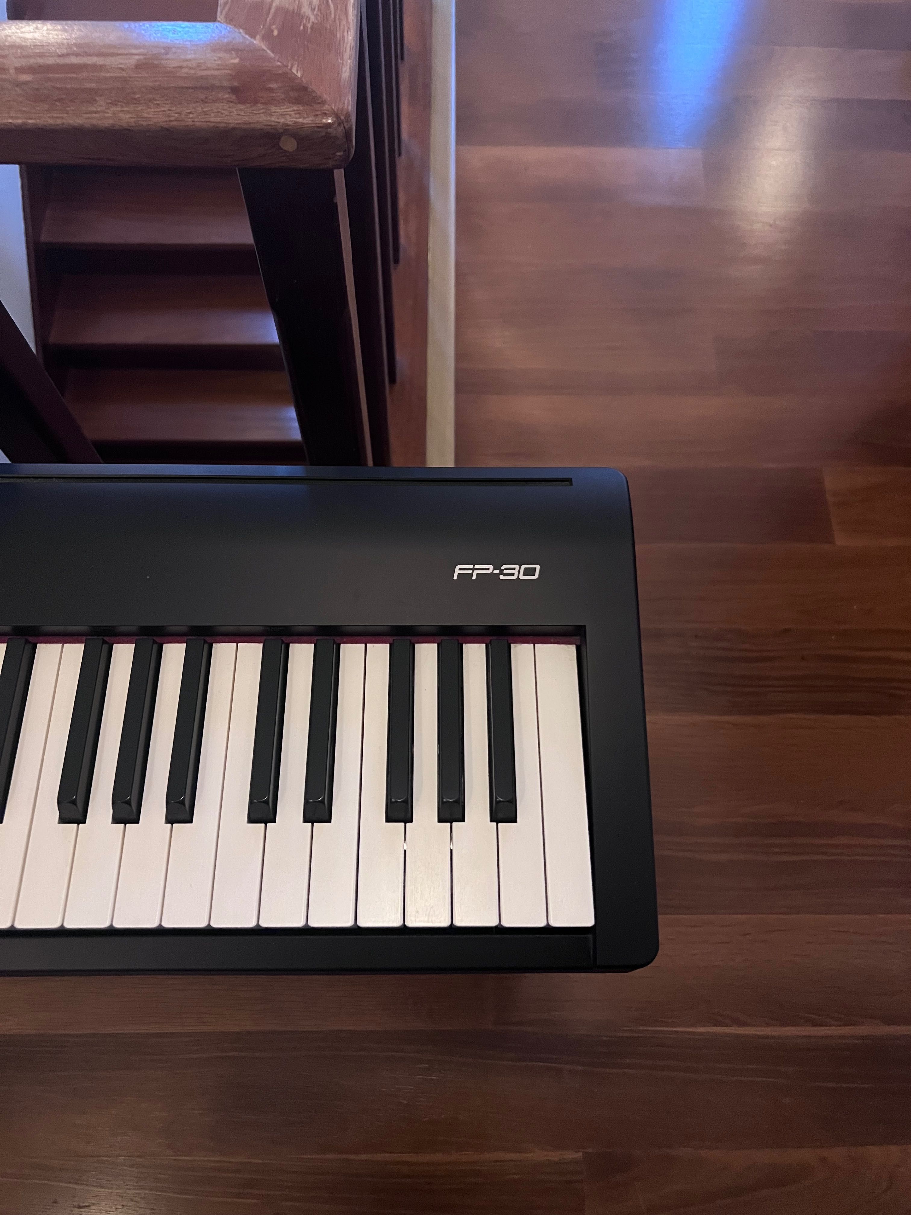 Piano Roland FP-30