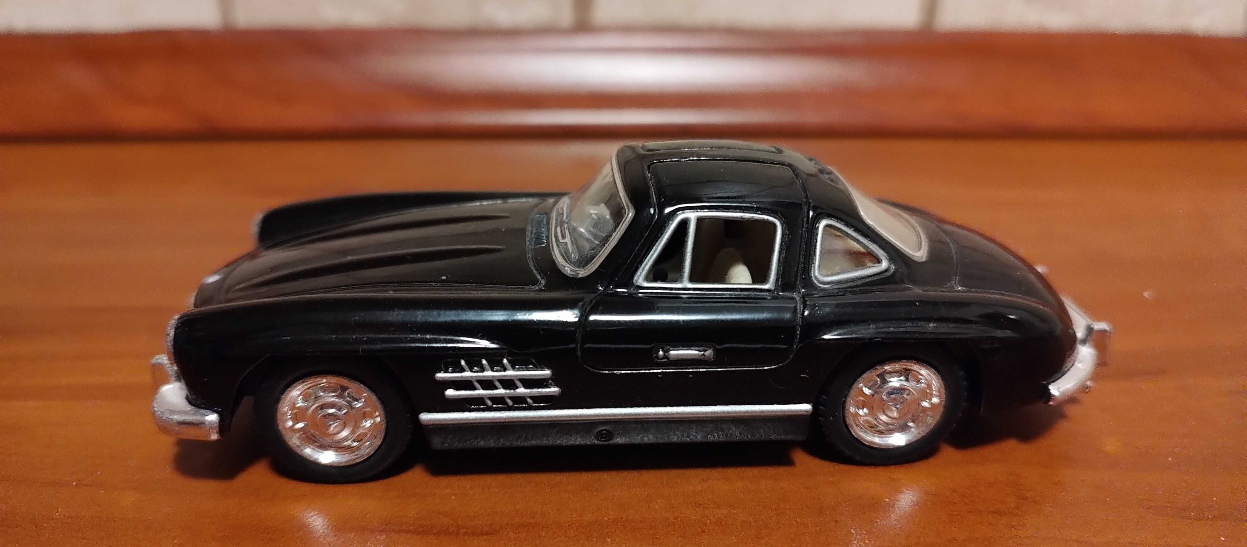 Mercedes Benz 300 SL skala 1/36 model 1954