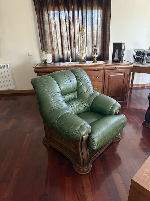 3 Sofas em pele verde